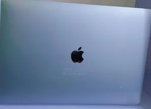 Photo - New Laptop Apple MacBook Pro 2017 16GB Intel Core I7 SSD 512GB