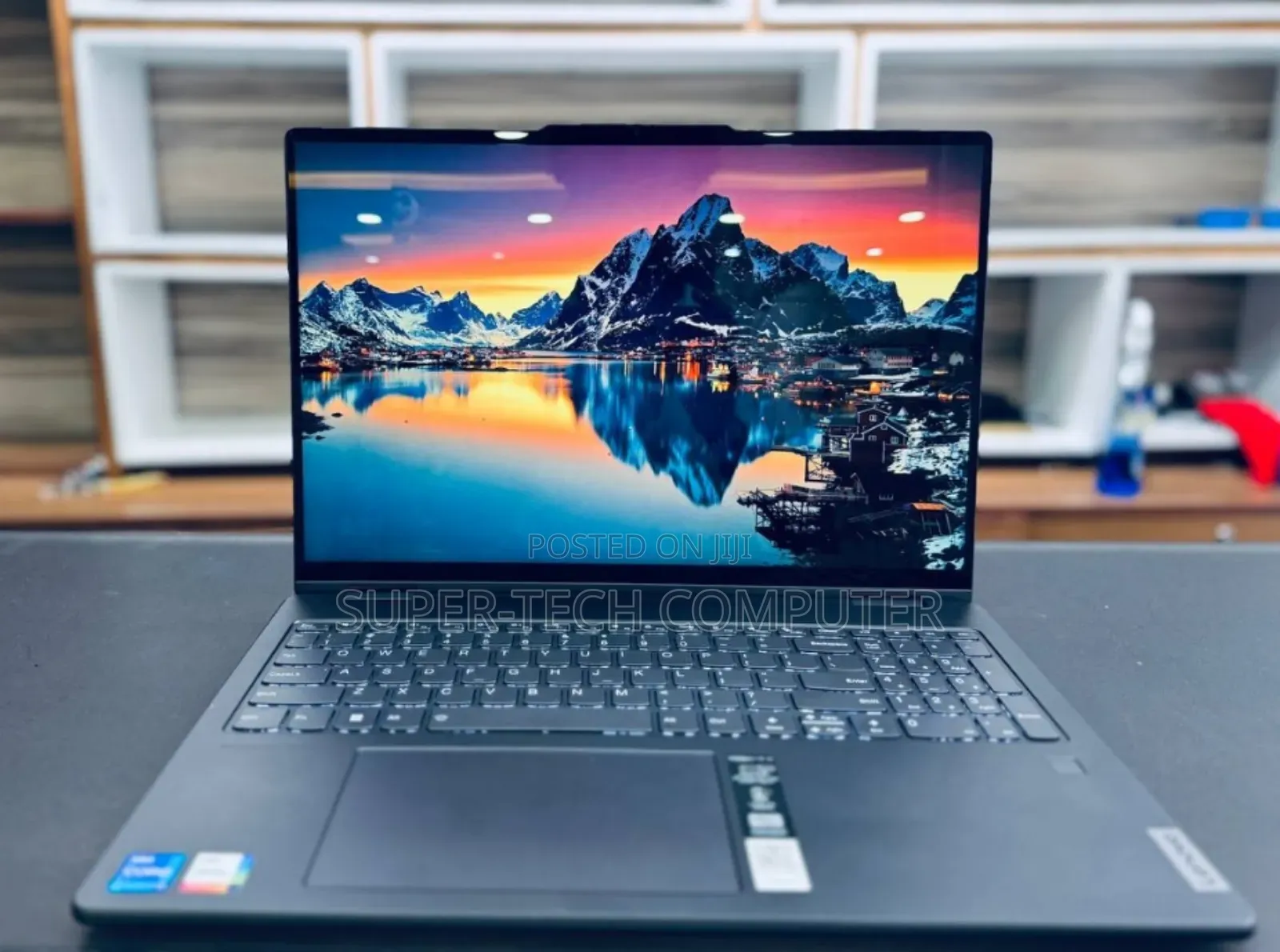 New Laptop Lenovo Yoga 7i 16GB Intel Core I7 SSD 512GB