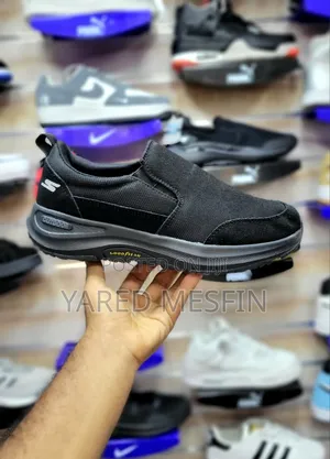 Photo - Sketchers Out Door