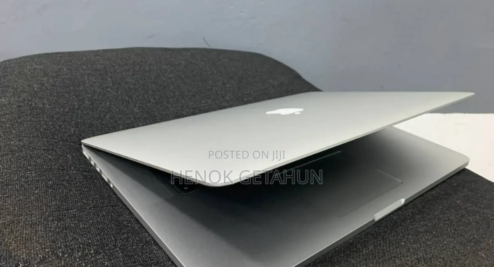 New Laptop Apple MacBook Pro 2023 M2 8GB Intel Core I7 SSD 256GB