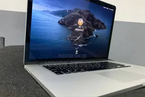 New Laptop Apple MacBook Pro 2023 M2 8GB Intel Core I7 SSD 256GB