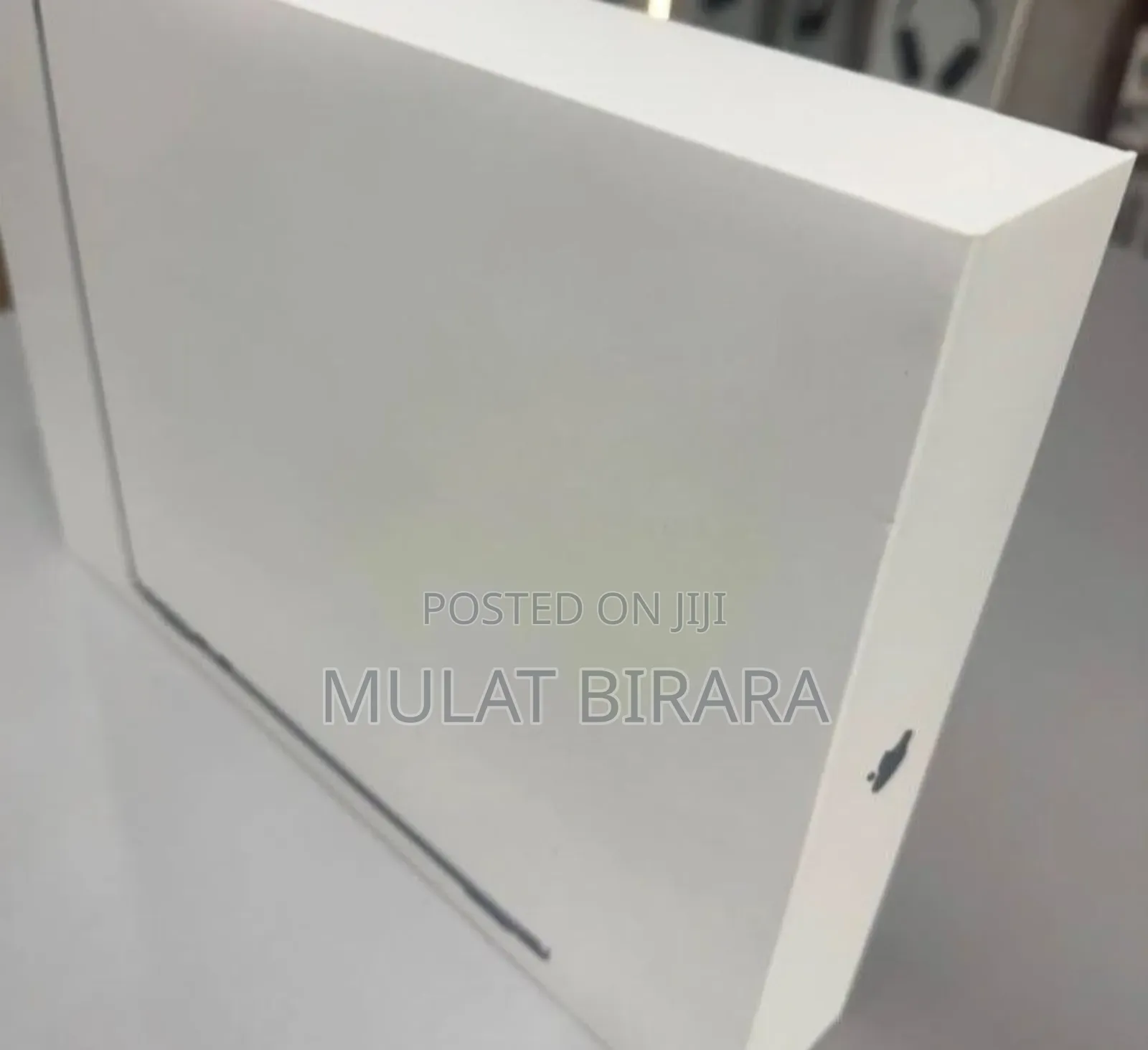 New Laptop Apple MacBook Air 2024 M3 13-Inch 16GB Apple M4 SSD 256GB