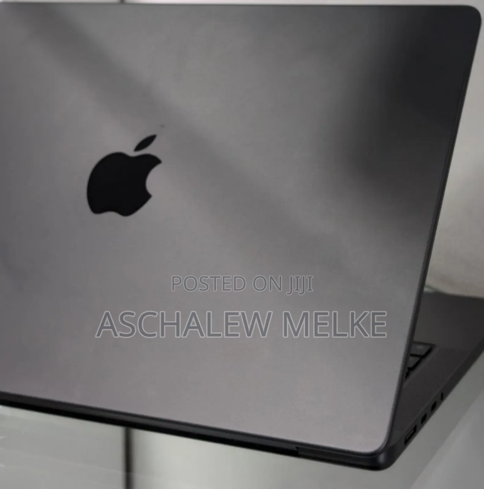 New Apple MacBook Pro 2023 M3 14-Inch 18GB Apple M3 Pro SSD 512GB