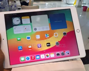 Photo - New Apple iPad 10.2 (2021) 128 GB Silver