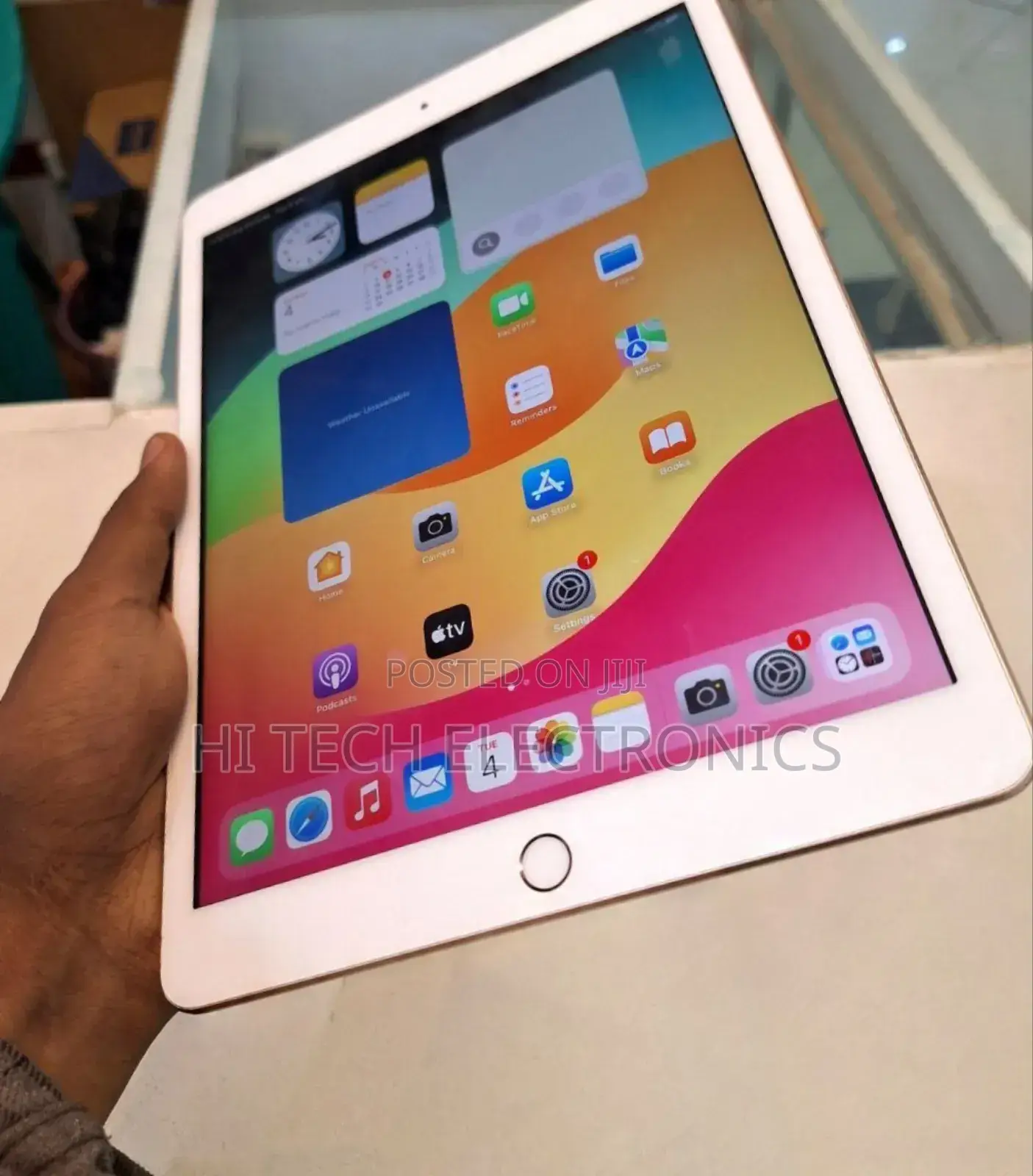 New Apple iPad 10.2 (2021) 128 GB Silver