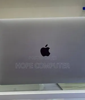 Photo - New Laptop Apple MacBook Pro 2017 8GB Intel Core I5 SSD 512GB