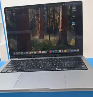 New Laptop Apple MacBook Pro 2022 M2 8GB Apple M2 SSD 256GB