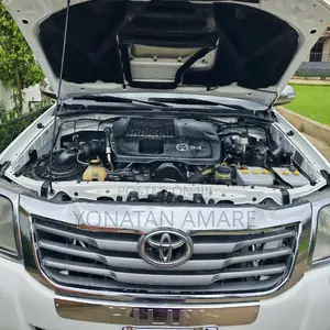 Toyota Hilux 2015 White
