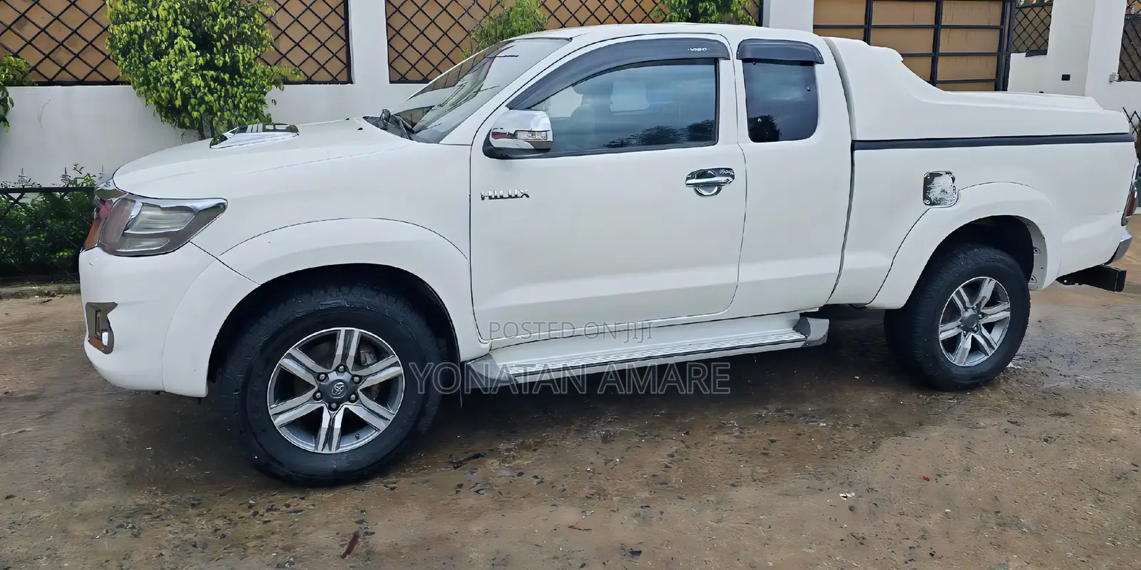 Toyota Hilux 2015 White