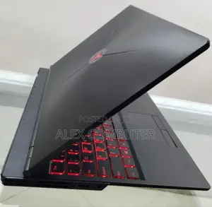 New Laptop Lenovo Legion Y720 8GB Intel Core I5 SSD 512GB