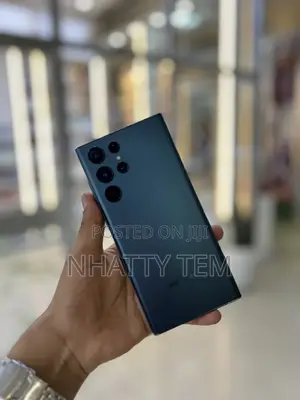 Photo - Samsung Galaxy S22 Ultra 5G 128 GB Green