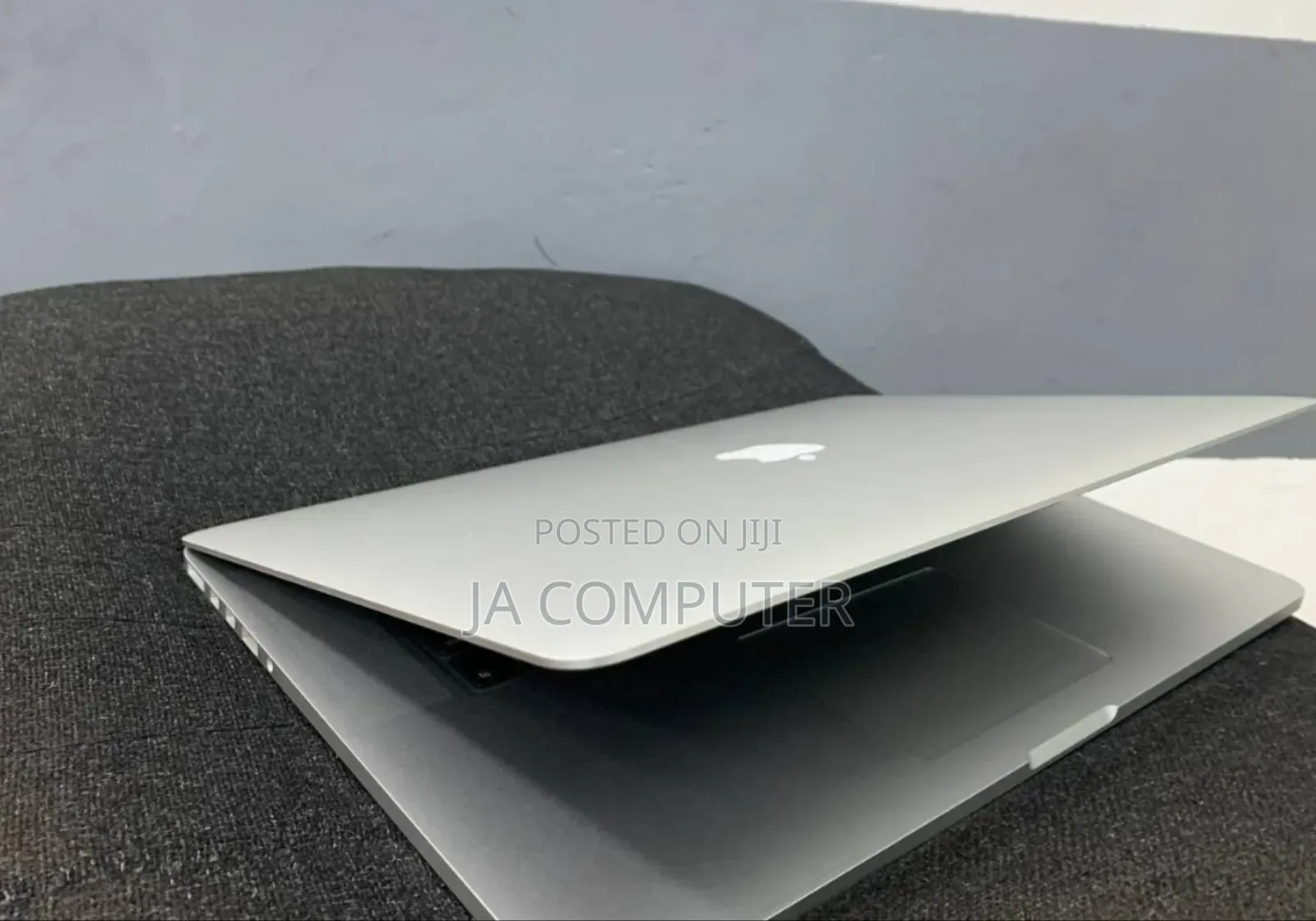New Laptop Apple MacBook Pro 2013 8GB Intel Core I7 SSD 256GB