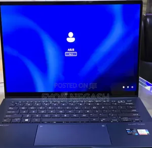 New Laptop Asus ZenBook 13 UX331UN 16GB Intel Core I7 SSD 1T