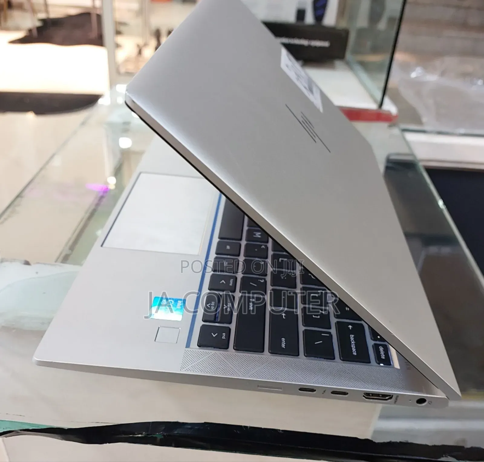 New Laptop HP EliteBook 830 G8 8GB Intel Core I5 SSD 512GB