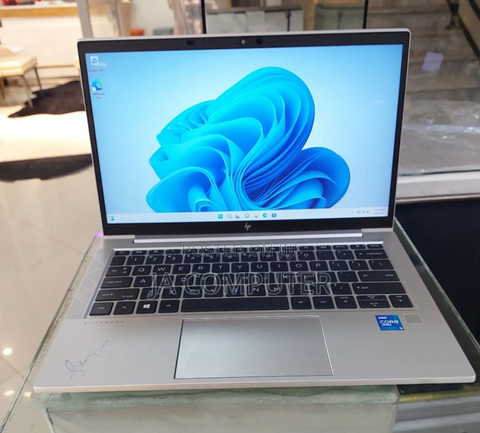 New Laptop HP EliteBook 830 G8 8GB Intel Core I5 SSD 512GB