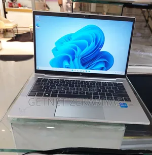 New Laptop HP EliteBook 830 G8 8GB Intel Core I5 SSD 512GB