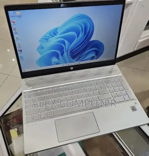 New Laptop HP Pavilion 15 16GB Intel Core I5 SSD 256GB