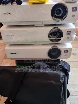 Photo - Sony Projector Model Name VPL-Dx102 Hardware Interface