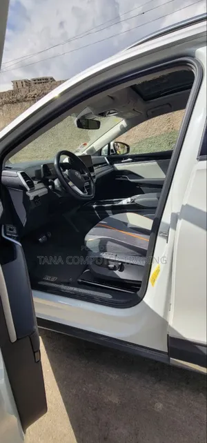 New Volkswagen ID.6 2023 White