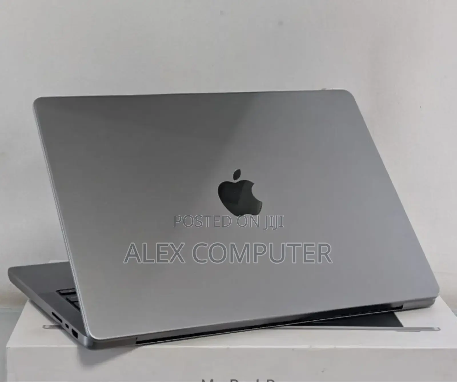 New Laptop Apple MacBook Pro 2023 M2 16GB Apple M2 SSD 1T