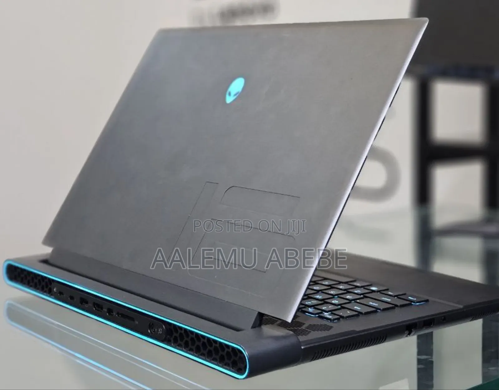 New Laptop Alienware M17x R2 24GB Intel Core I7 SSD 1T