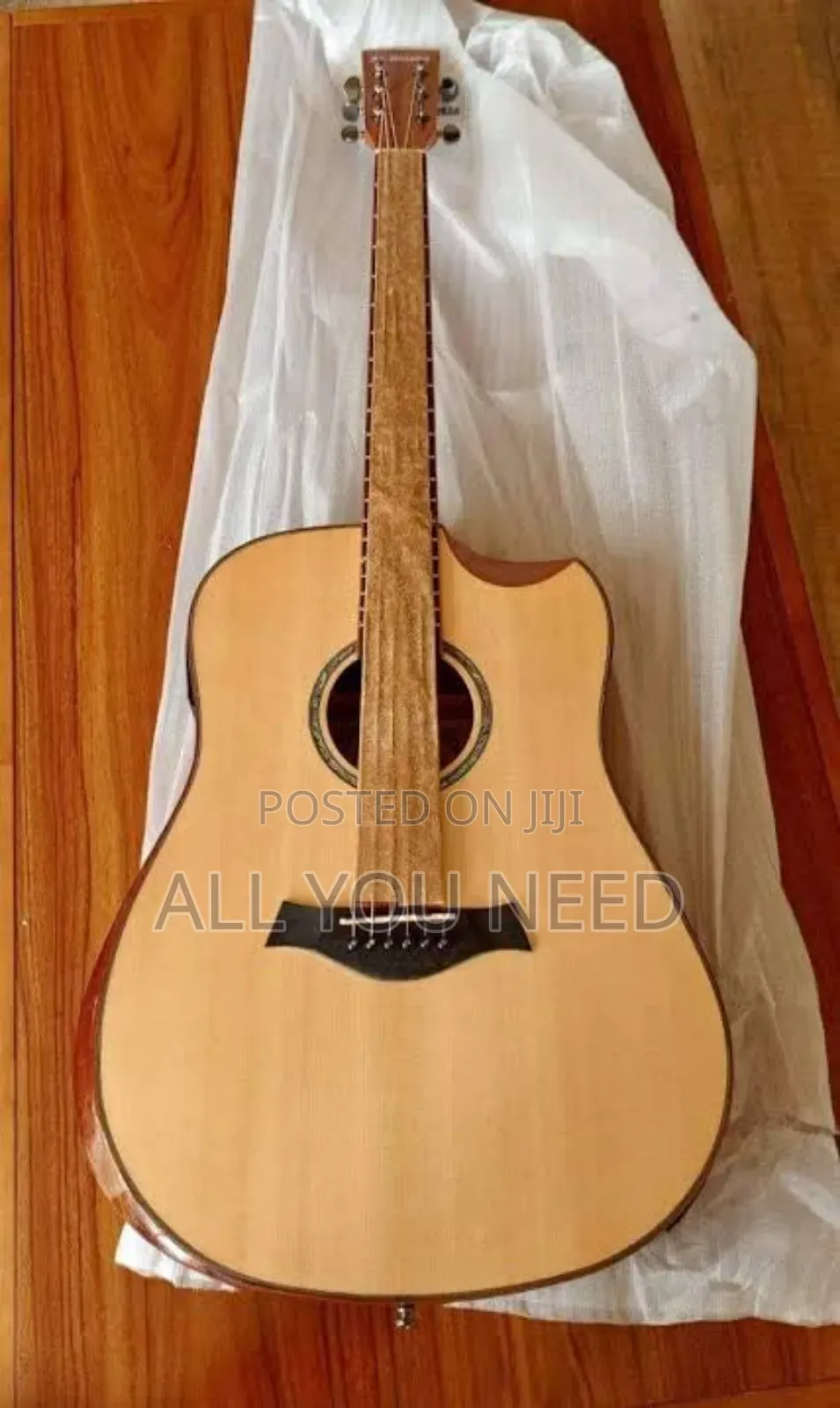 F Antonio Box Guitar