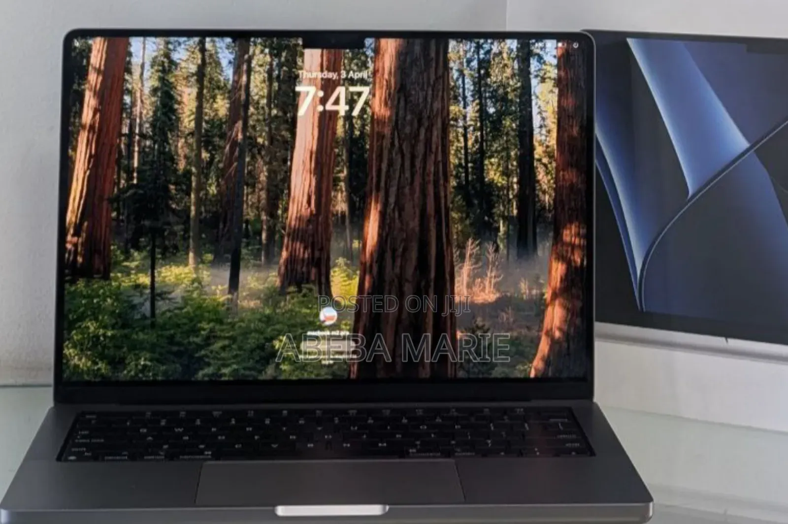 New Laptop Apple MacBook Pro 2022 M2 16GB Apple M2 SSD 512GB