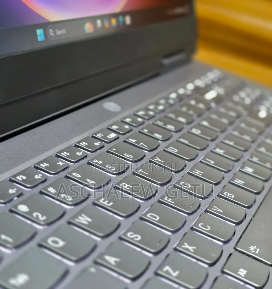 New Laptop Lenovo LOQ 15IRH8 32GB Intel Core I5 SSD 512GB