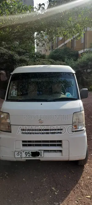 Suzuki Every Wagon 2012 White
