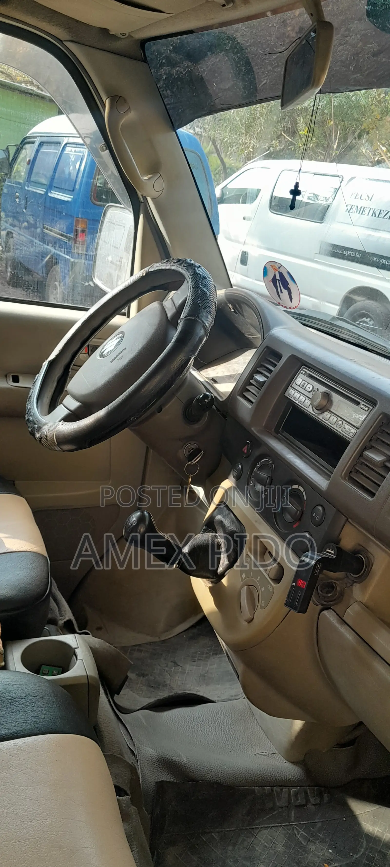 Suzuki Every Wagon 2012 White