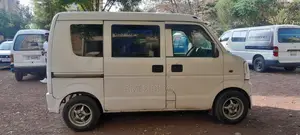 Suzuki Every Wagon 2012 White