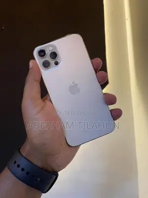 Photo - Apple iPhone 12 Pro 128 GB Gold