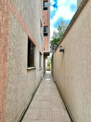 5bdrm House in Bole for rent