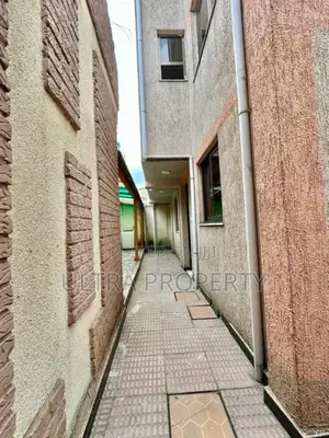 5bdrm House in Bole for rent