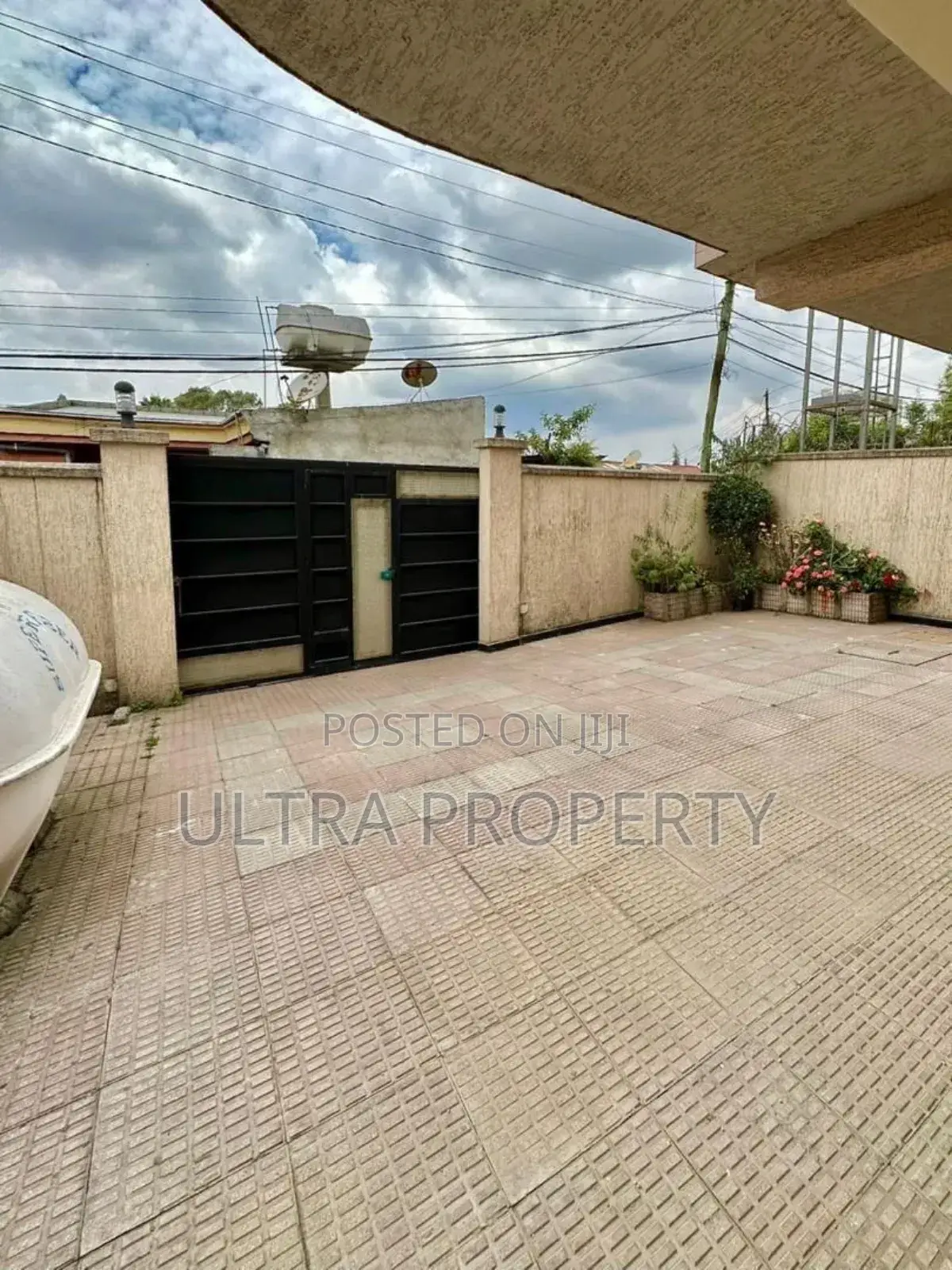 5bdrm House in Bole for rent