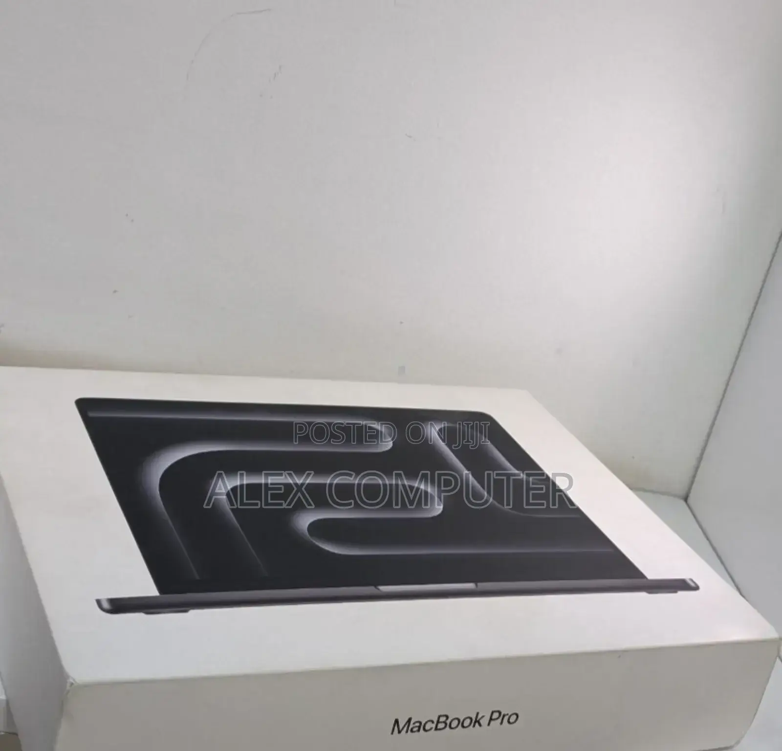 New Laptop Apple MacBook Pro 2024 M4 14-Inch 16GB Apple M4 Pro SSD 1T