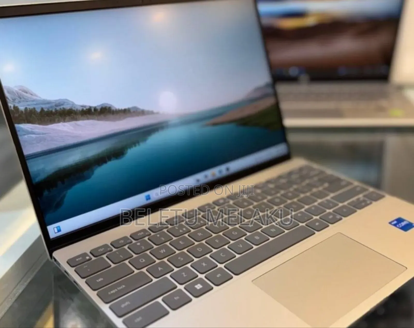 New Laptop Dell Inspiron 13 5368 16GB Intel Core I5 SSD 512GB