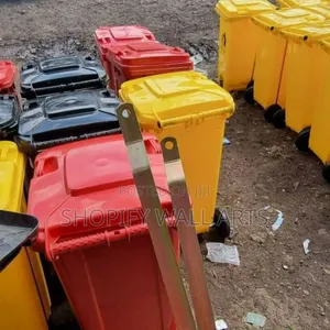 መርካቶ የፕላስቲክ ወንበር እና ድንኳኖች ማከፋፈያ