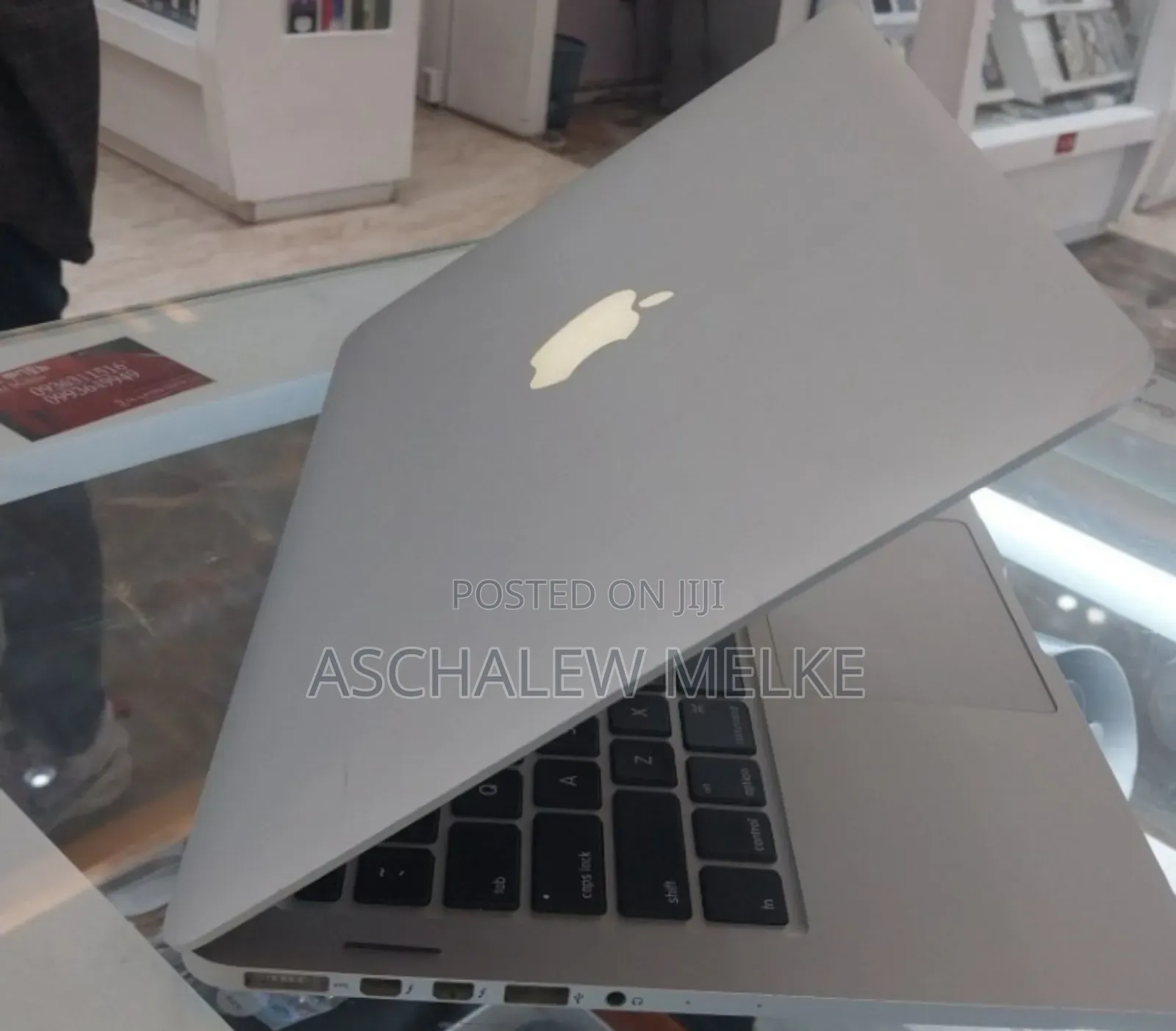 New Laptop Apple MacBook Pro 2015 16GB Intel Core I5 SSD 512GB