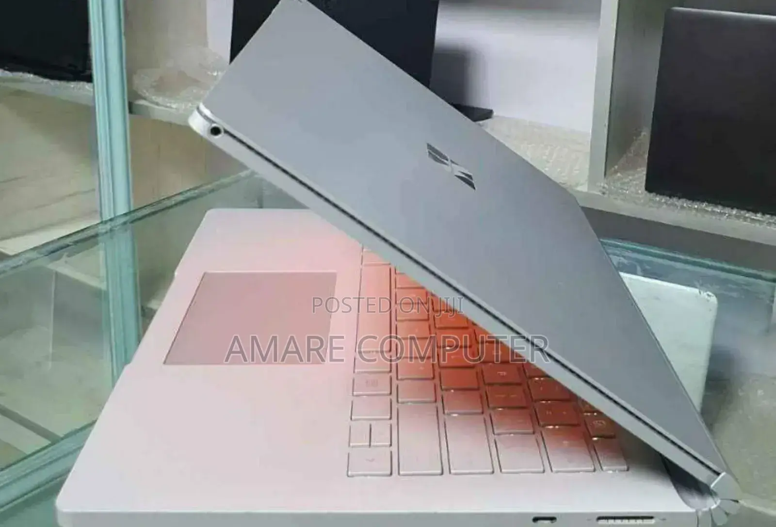 New Laptop Microsoft Surface 4GB Intel Core I7 SSD 256GB