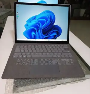 New Laptop Microsoft Surface 16GB Intel Core I7 SSD 512GB