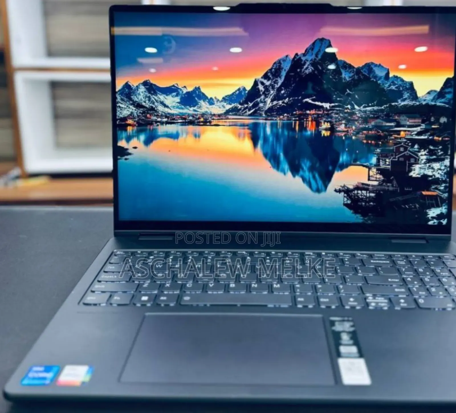 New Laptop Lenovo Yoga 7i 16GB Intel Core I7 SSD 512GB