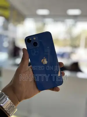 Photo - Apple iPhone 13 128 GB Blue