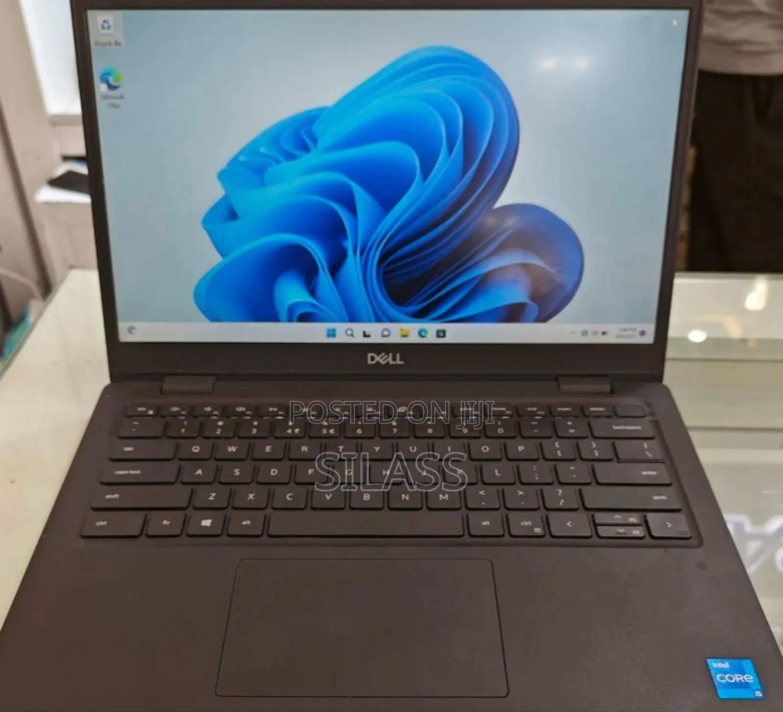 New Laptop Dell Latitude 5310 8GB Intel Core I5 SSD 256GB