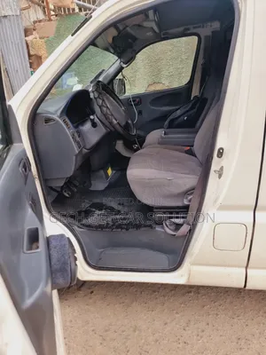 Photo - Toyota HiAce 2003 White