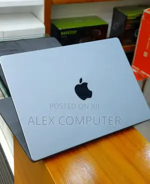 New Laptop Apple MacBook Pro M1 16GB Apple M1 Pro SSD 1T
