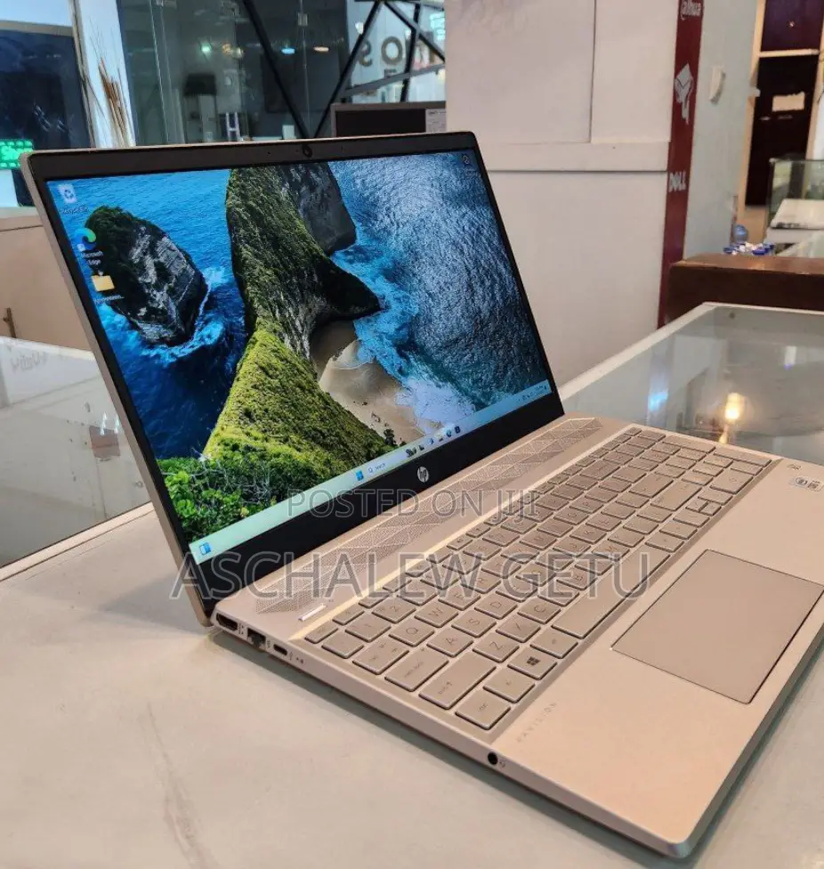 New Laptop HP Pavilion 15 8GB Intel Core I5 SSD 512GB