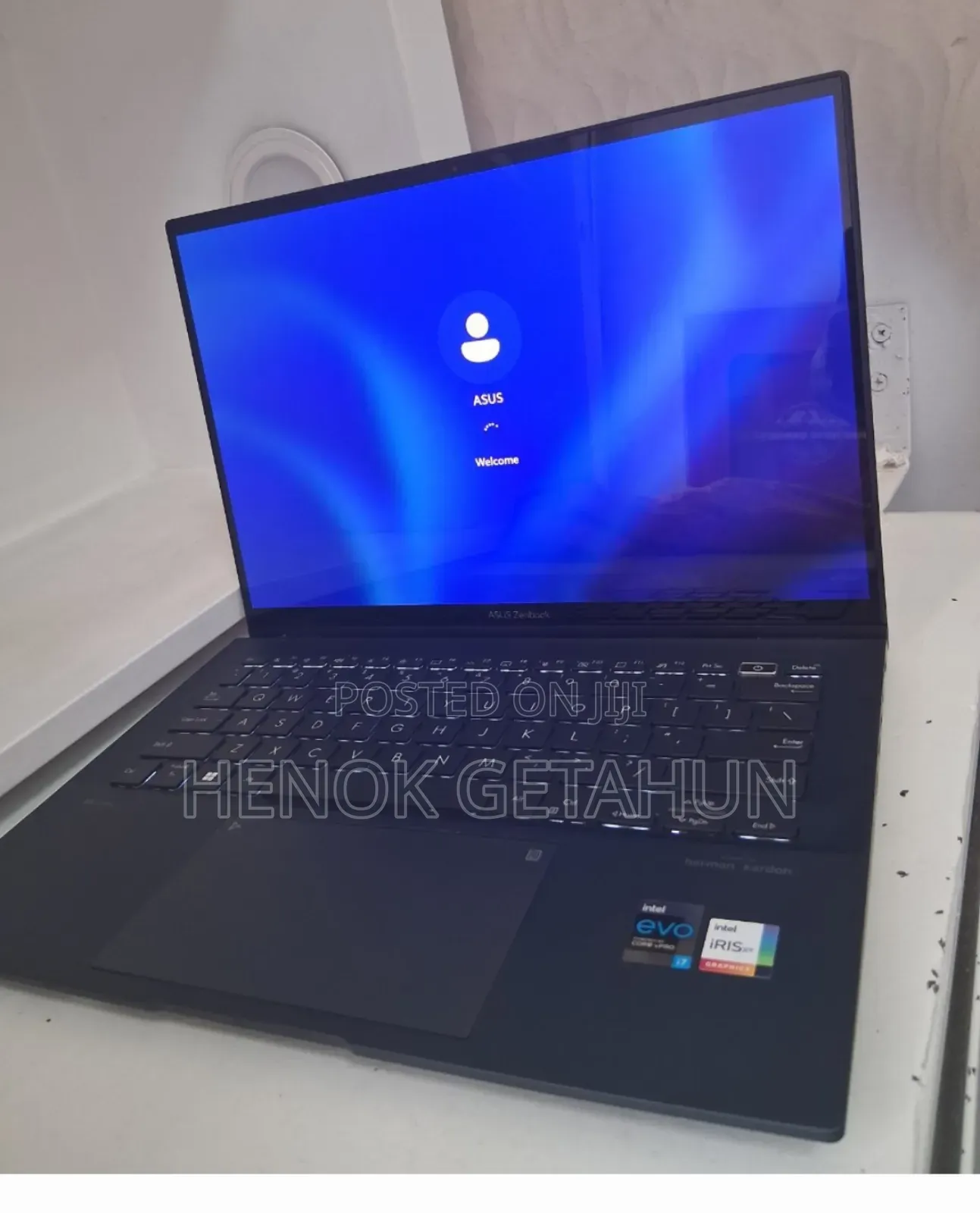 New Laptop Asus ZenBook 13 UX331UN 16GB Intel Core I7 SSD 1T