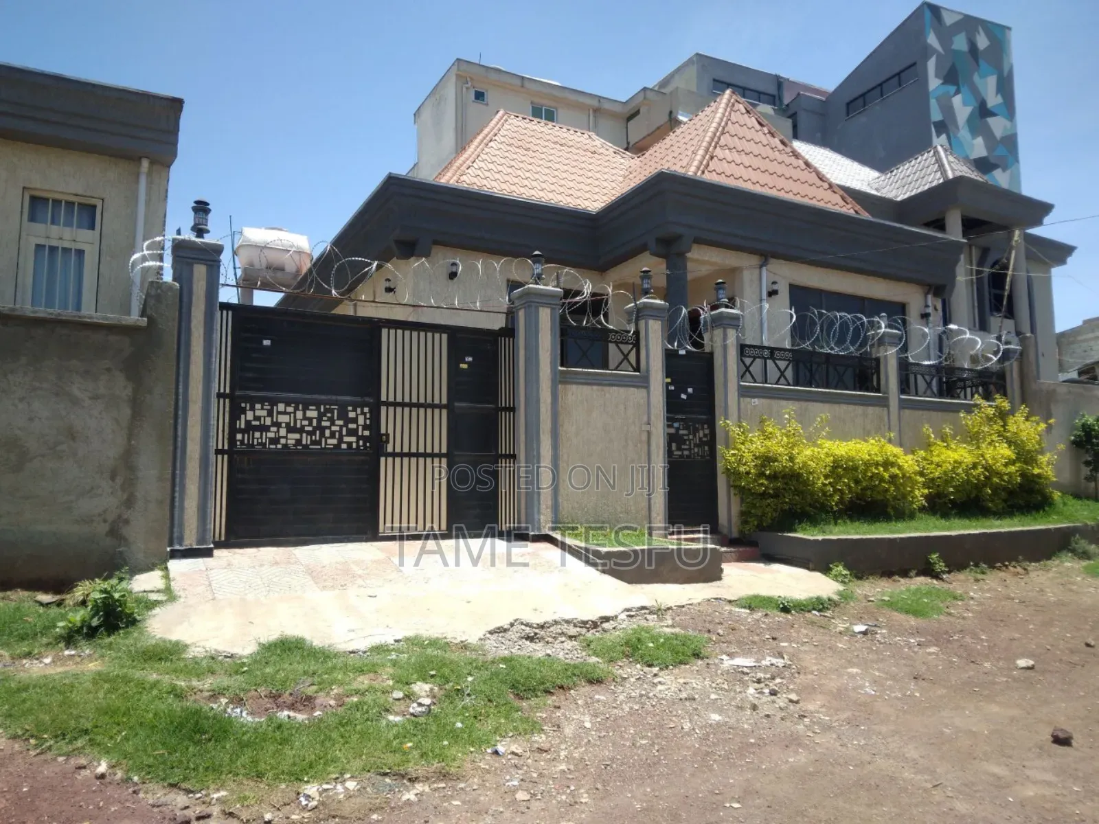 Furnished 3bdrm Villa in Summit, Bole for sale