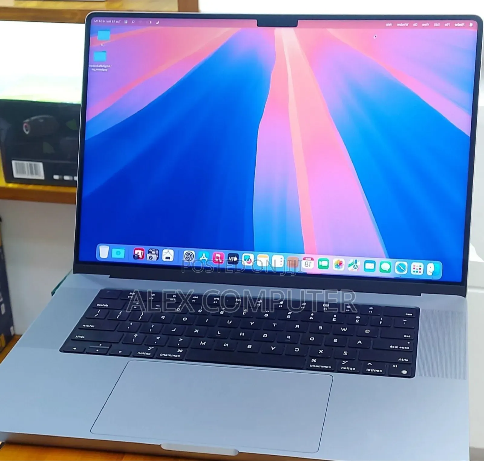 New Laptop Apple MacBook Pro M1 16GB Apple M1 Pro SSD 1T